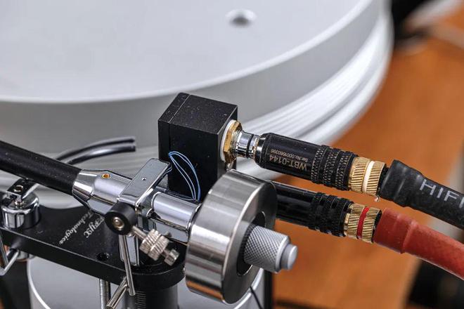 入門級罕見的高性能產(chǎn)品 菲凡FF.A182唱臂錄音制作體驗